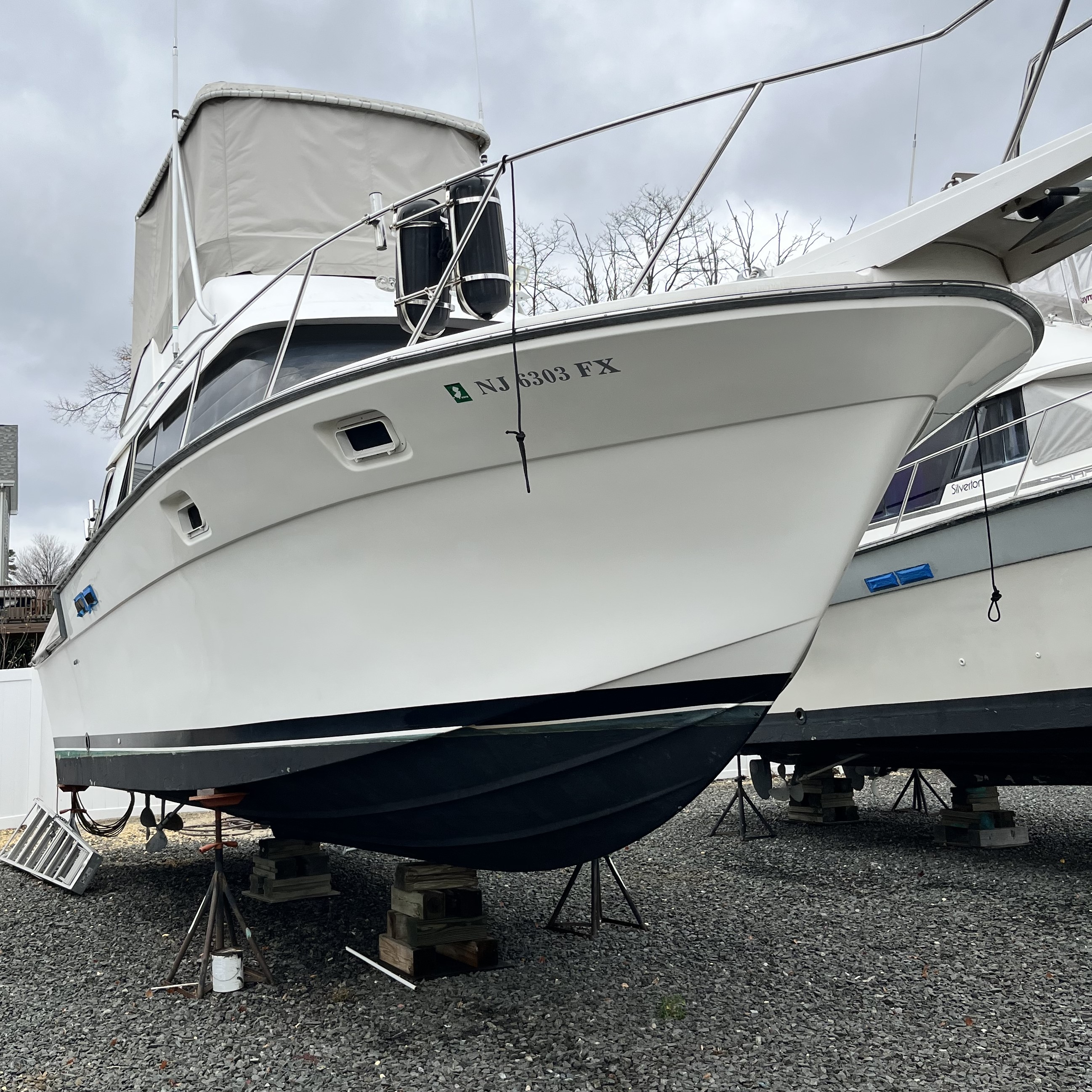 Luhrs - Cabin Cruiser